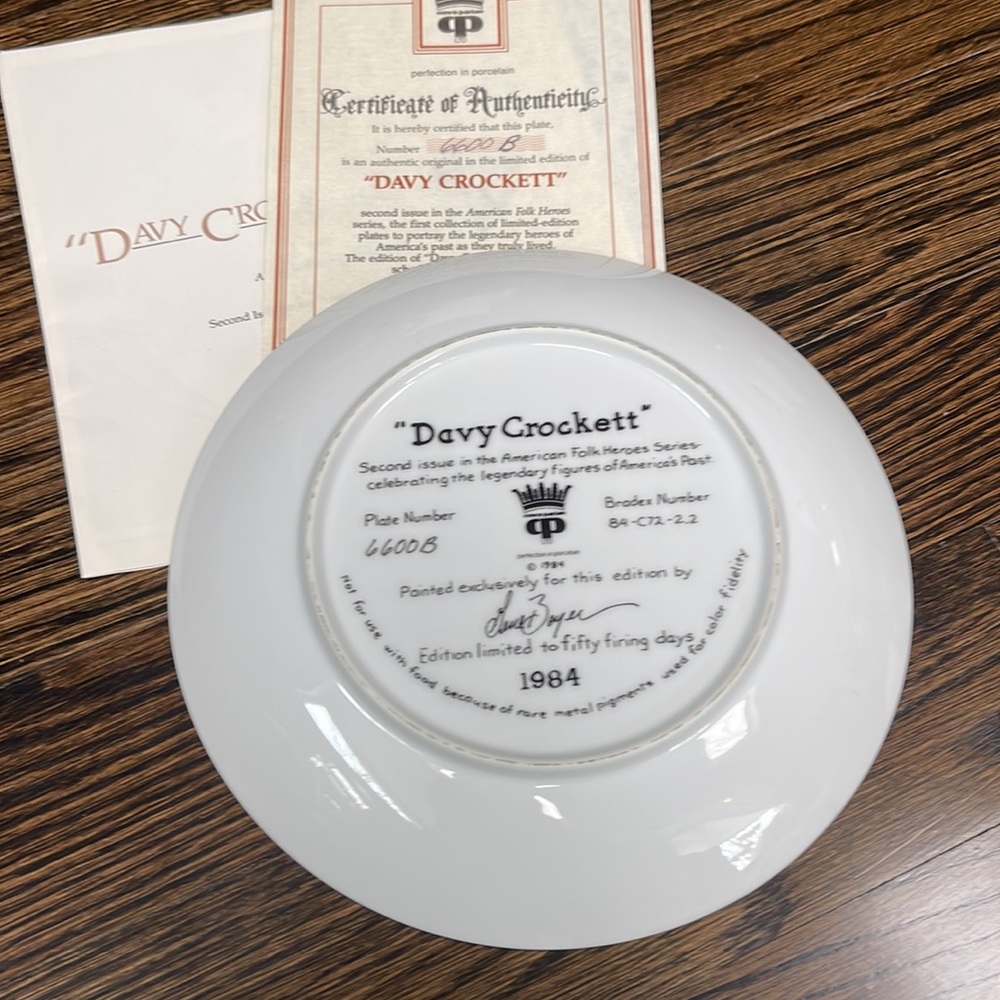 Davy Crockett 2nd in series. No chips or cracks - Picture 2 of 3